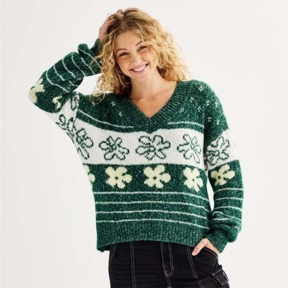 Last One! NWT SO Green Daisies V-Neck Plush Sweater S